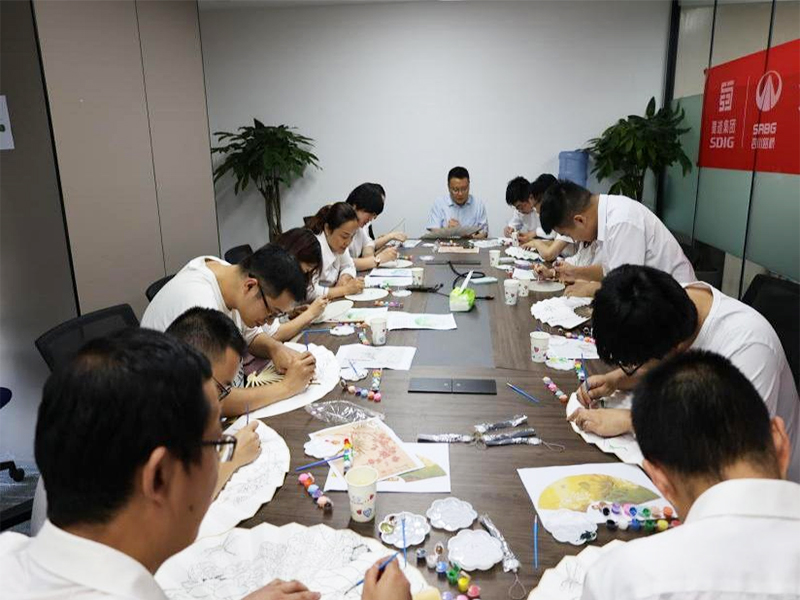 齐绘“廉洁”扇  夏日送“清”风 ——金年会金字招牌组织开展党风廉洁文化教育活动